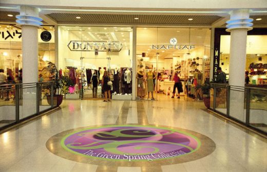 floor-graphics-mall